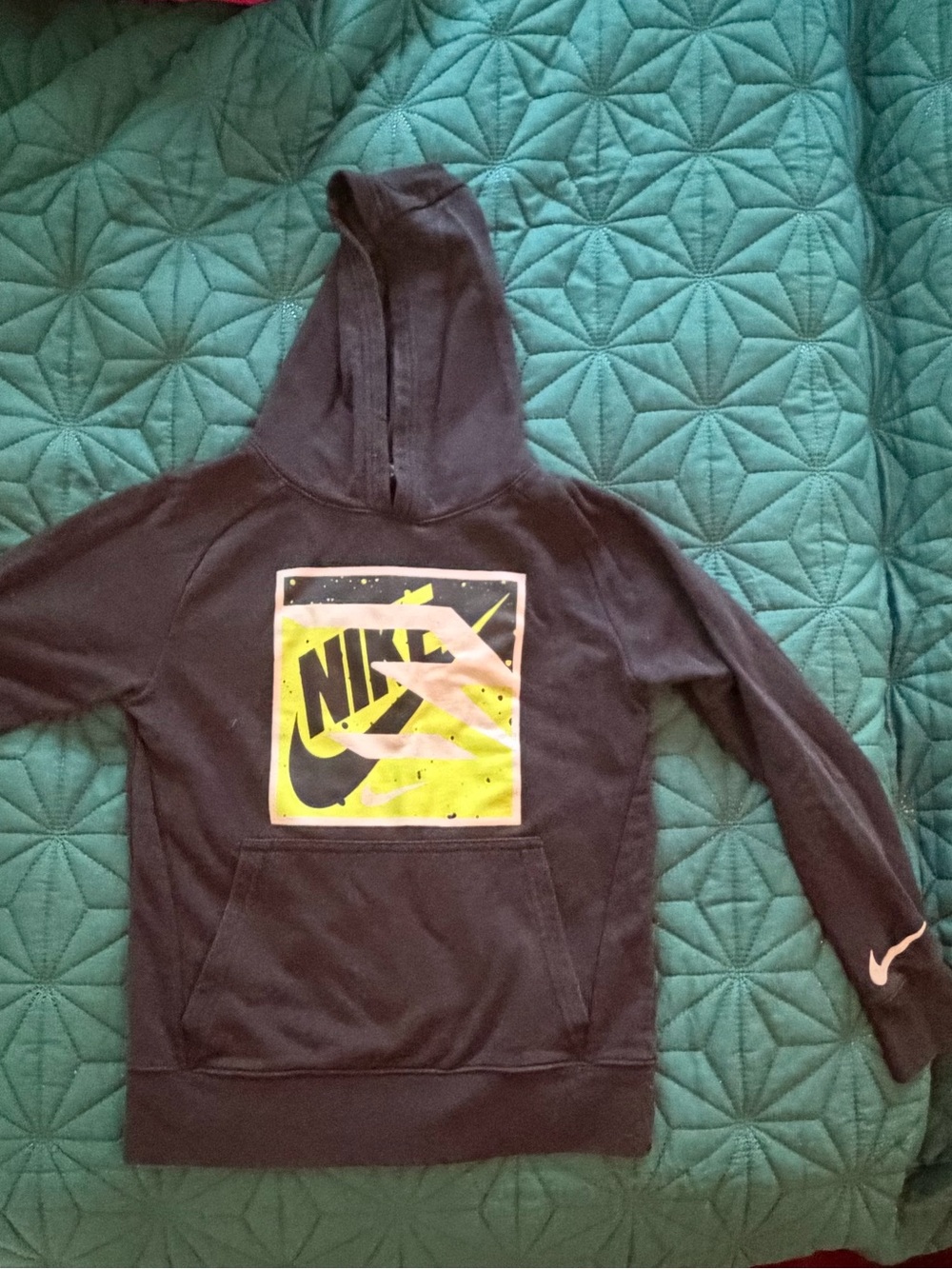 Nike sweatshirt boys 10-12